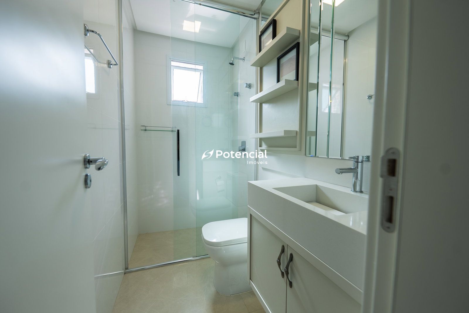 Imagem de Magnum Home | 4 suítes | Meia Praia - Itapema Imagem de Magnum Home | 4 suítes | Meia Praia - Itapema