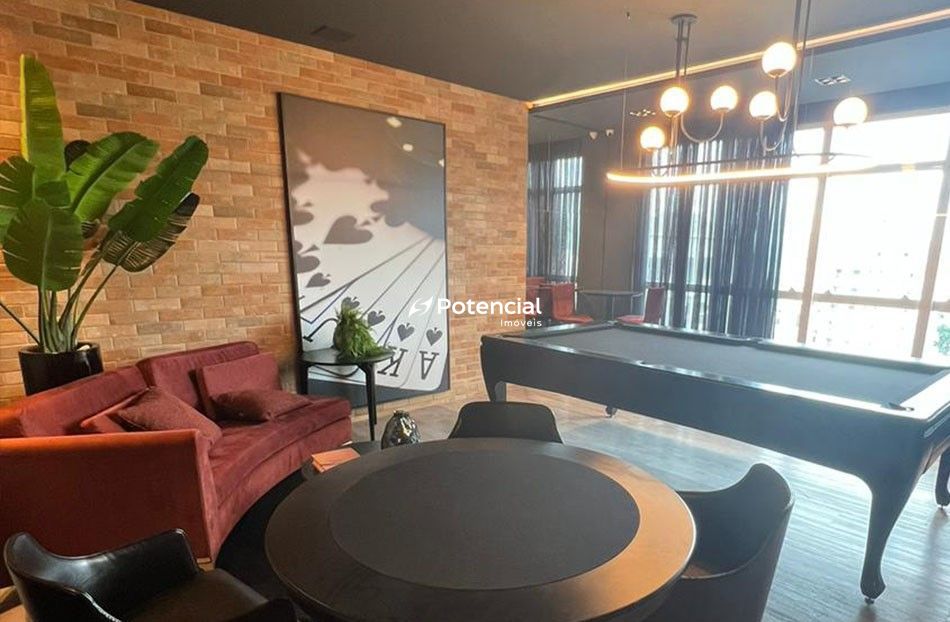 Sala de jogos com mesa de carteado e snooker Grand Safira Residence