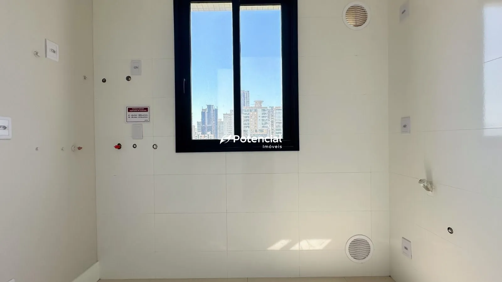 Imagem de Paramount Tower | 4 Suítes | Meia Praia - Itapema Imagem de Paramount Tower | 4 Suítes | Meia Praia - Itapema