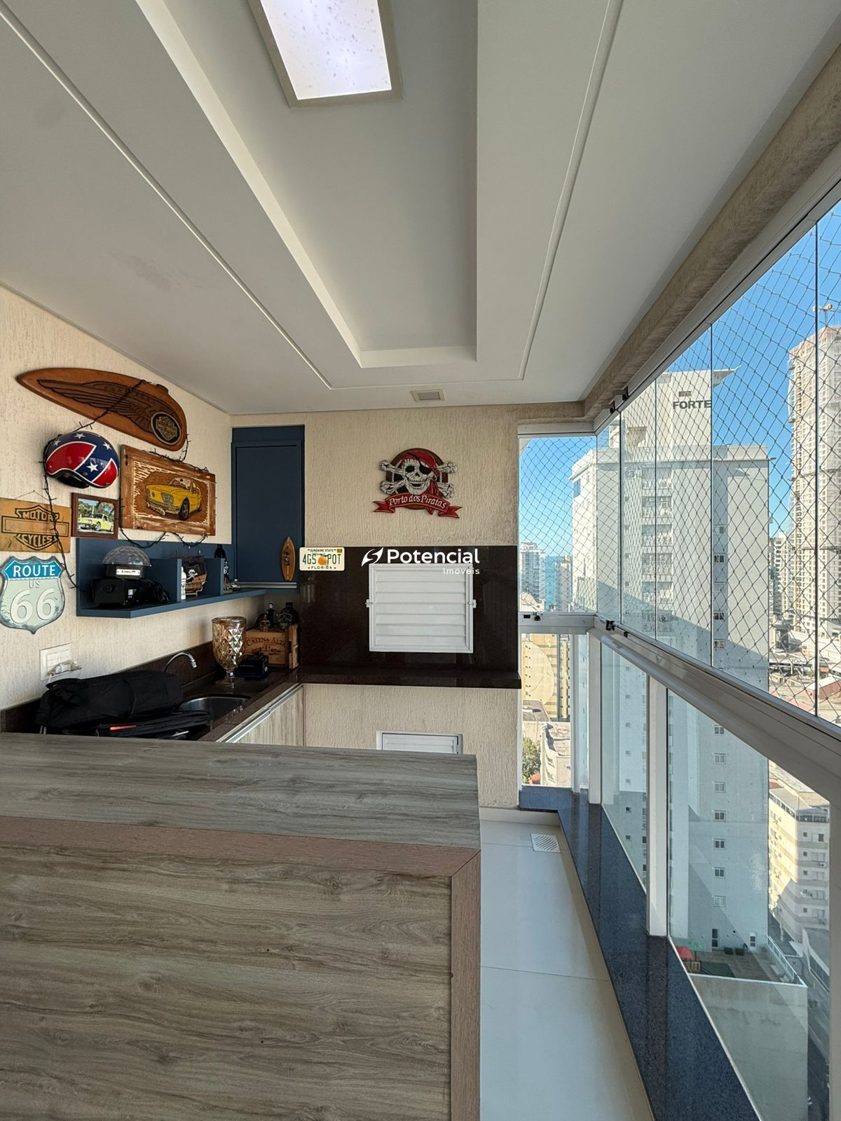 Churrasqueira na sacada Churrasqueira na sacada