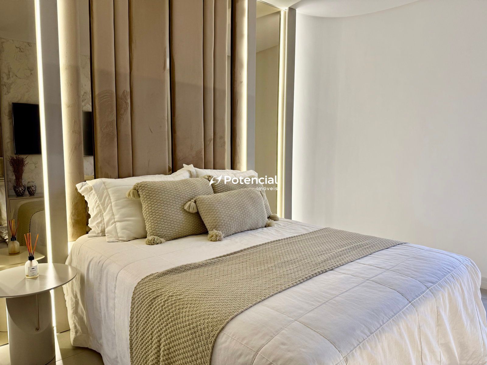 Imagem de Pleniluni Residencial | 03 suítes | Meia Praia - Itapema Imagem de Pleniluni Residencial | 03 suítes | Meia Praia - Itapema