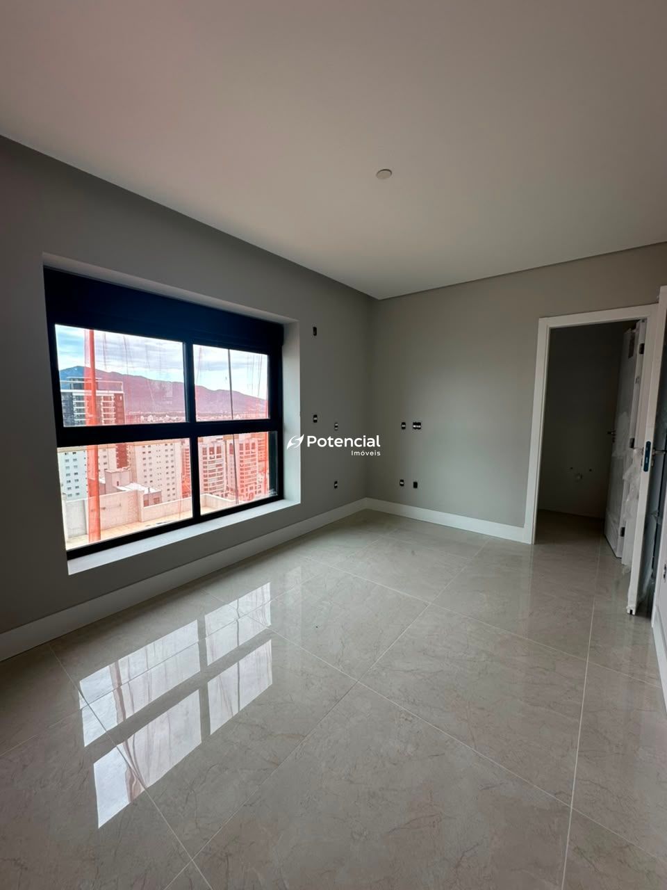 Imagem de Palácio Triunfo | 4 suítes | Meia Praia - Itapema Imagem de Palácio Triunfo | 4 suítes | Meia Praia - Itapema