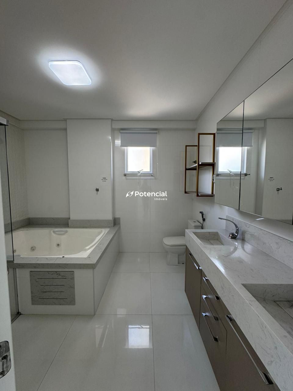 Imagem de Mariana Palace Residence | 4 suítes | Meia Praia - Itapema Imagem de Mariana Palace Residence | 4 suítes | Meia Praia - Itapema