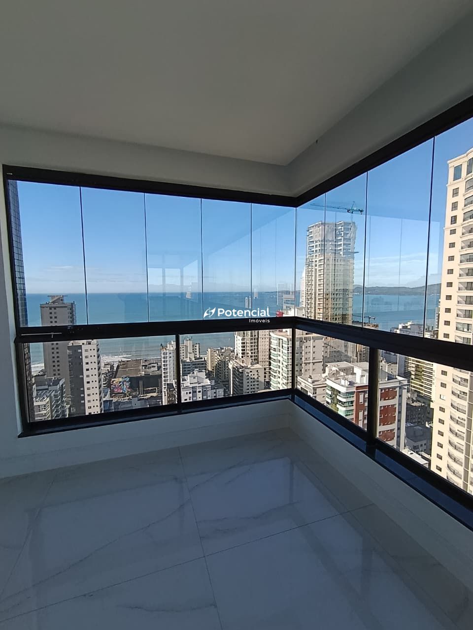 Imagem de Dummond Residence | 4 Suítes l Meia Praia - Itapema Imagem de Dummond Residence | 4 Suítes l Meia Praia - Itapema