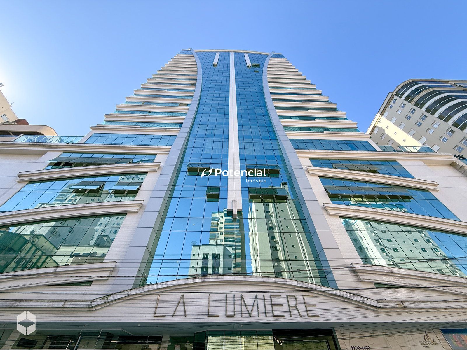 Imagem de La Lumiere | 4 suítes | Meia Praia - Itapema Imagem de La Lumiere | 4 suítes | Meia Praia - Itapema