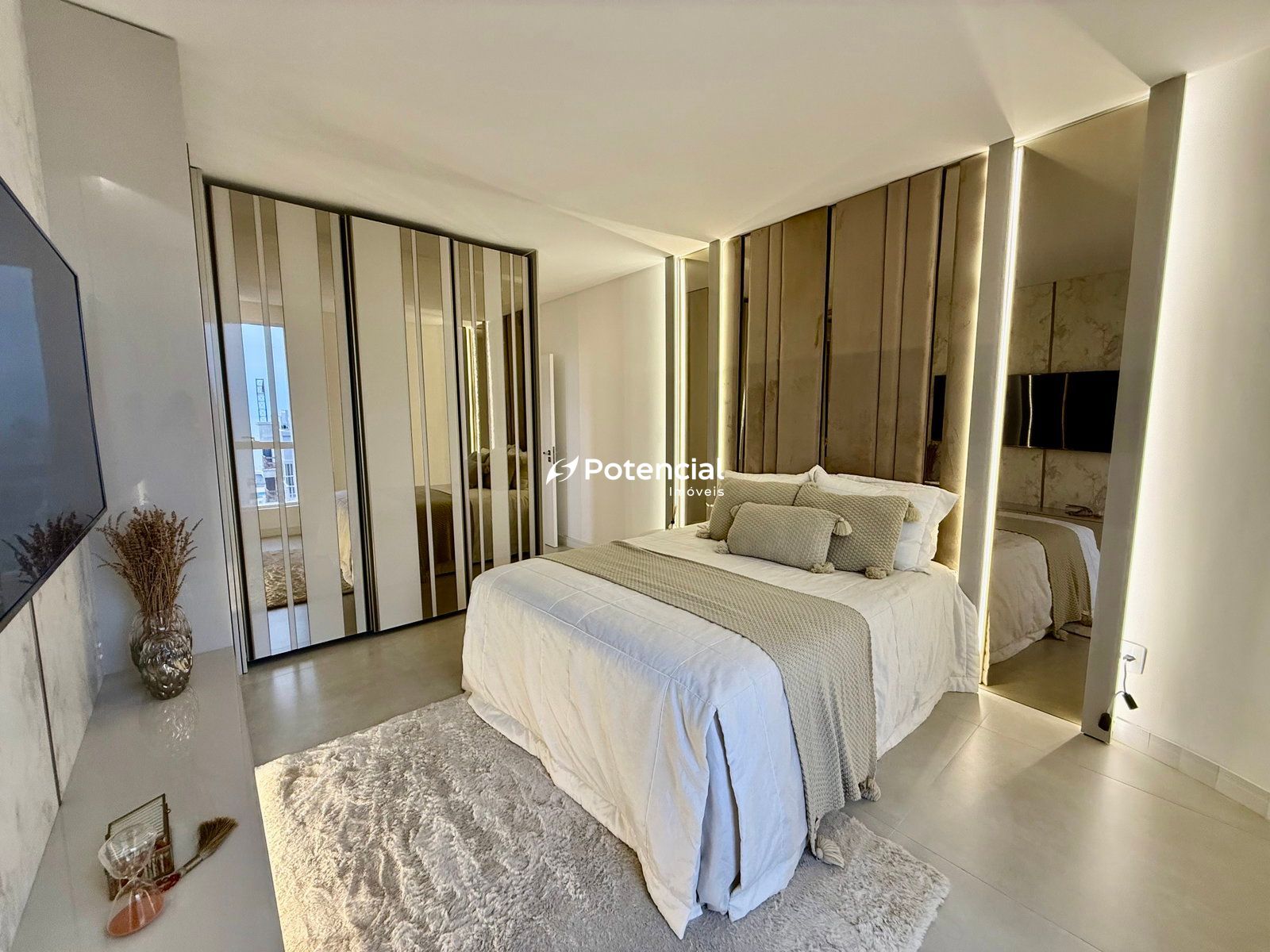 Imagem de Pleniluni Residencial | 03 suítes | Meia Praia - Itapema Imagem de Pleniluni Residencial | 03 suítes | Meia Praia - Itapema