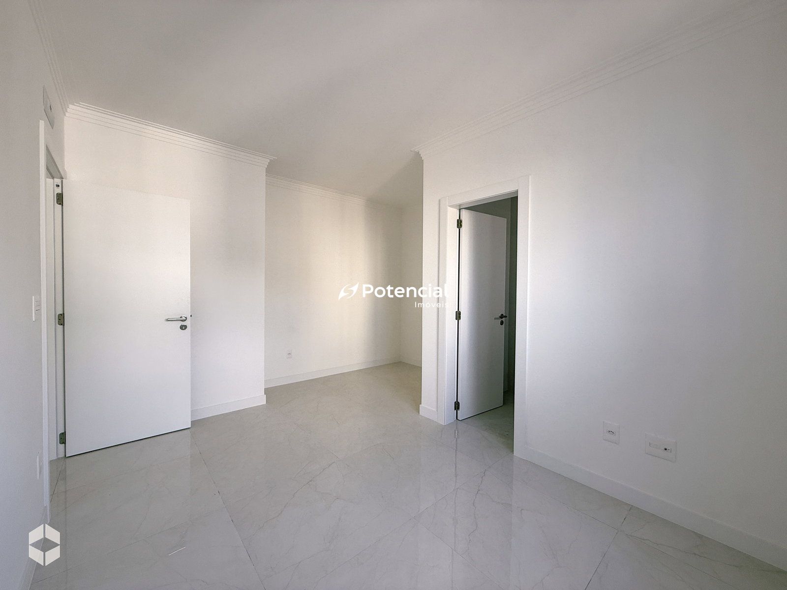 Imagem de Berilo Residence | 3 suítes | Meia Praia - Itapema Imagem de Berilo Residence | 3 suítes | Meia Praia - Itapema