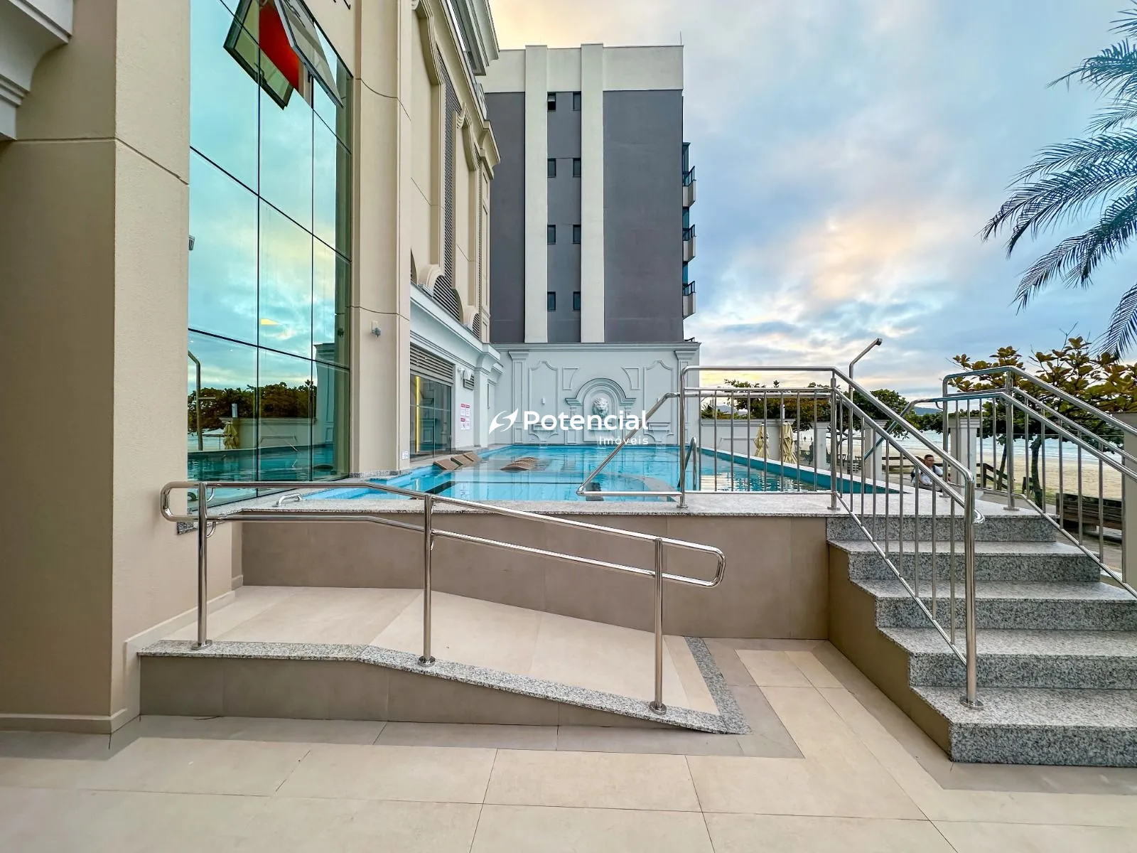 Imagem de Le Biarritz | 4 suítes | Meia Praia - Itapema Imagem de Le Biarritz | 4 suítes | Meia Praia - Itapema