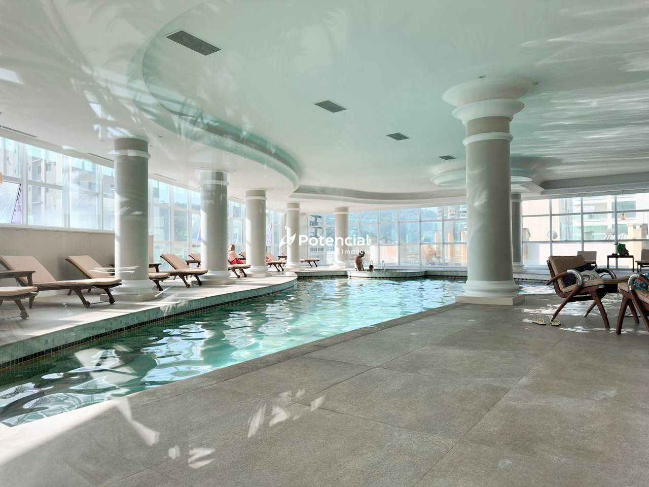 Piscina - Le Grand Park Piscina - Le Grand Park