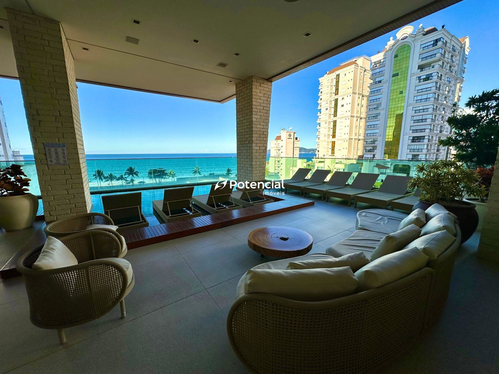 Imagem de Garden Square | 4 Suítes | Meia Praia - Itapema Imagem de Garden Square | 4 Suítes | Meia Praia - Itapema