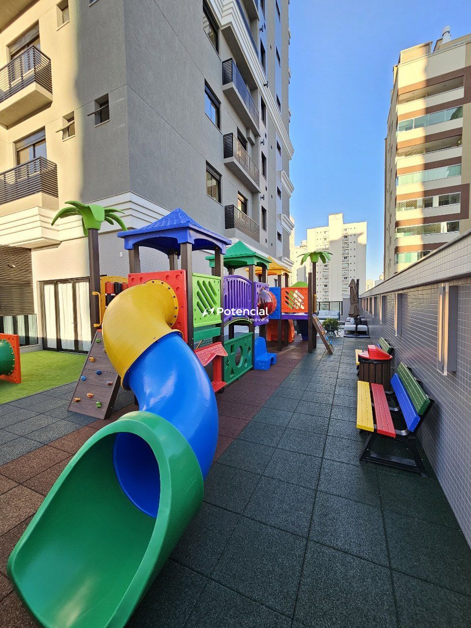 Imagem de Brooklyn Tower | 3 suítes | Meia Praia - Itapema Imagem de Brooklyn Tower | 3 suítes | Meia Praia - Itapema