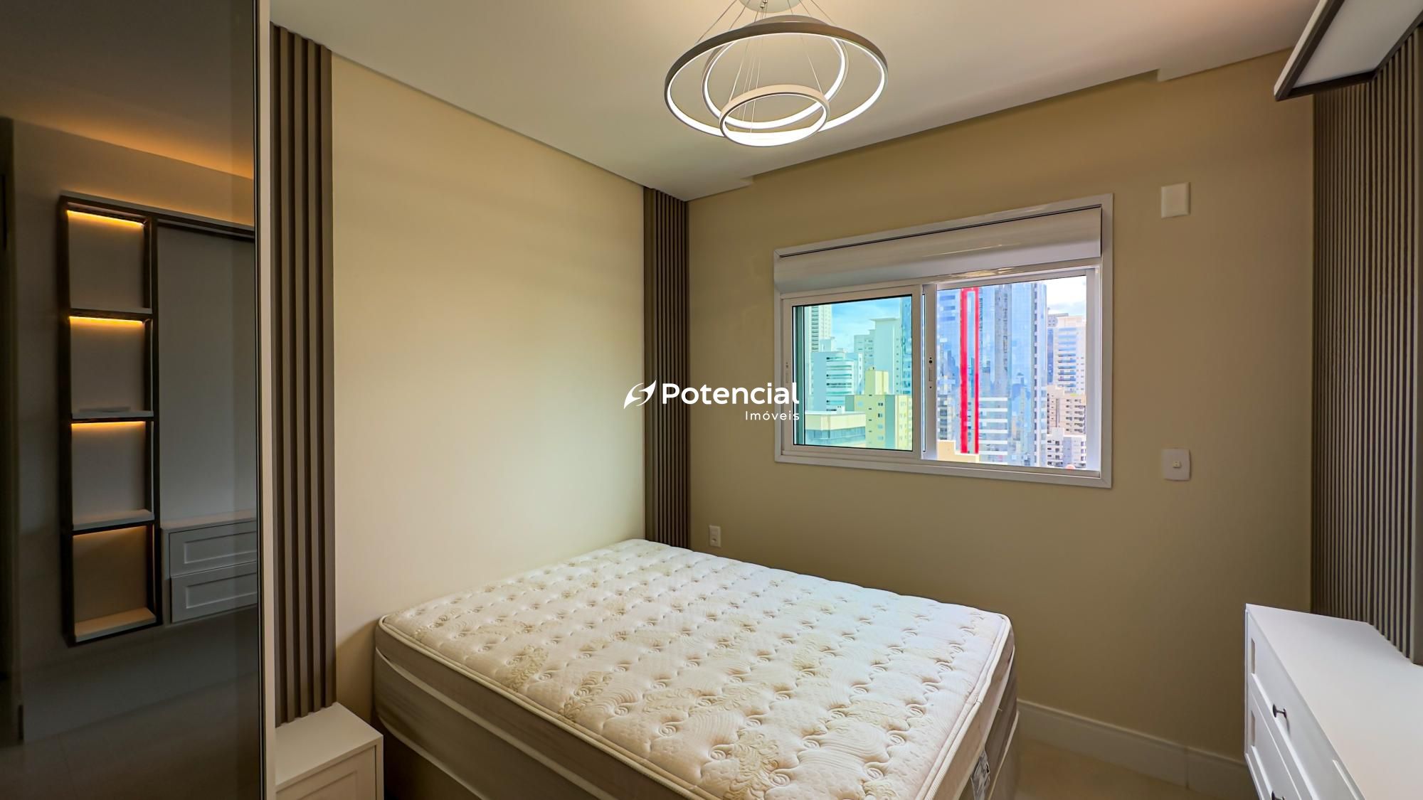 Suíte 01 com cama de casal e mobília l Magnum Home Suíte 01 com cama de casal e mobília l Magnum Home