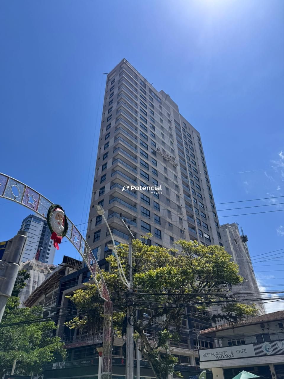 Fachada - Piazza Zilli Fachada - Piazza Zilli