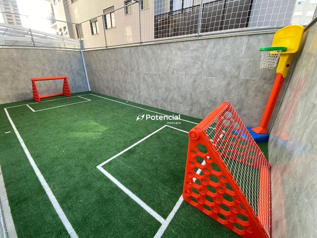 Mini quadra de futebol infantil l Arnou Teixeira de Mello Residence