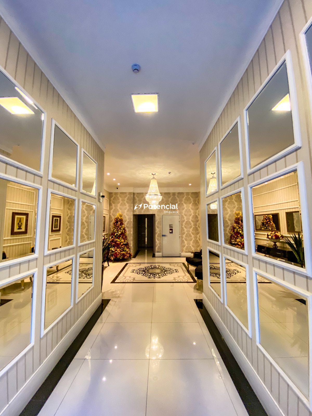 Acesso do Hall de entrada espelhado Residencial Província Di Vicenza
