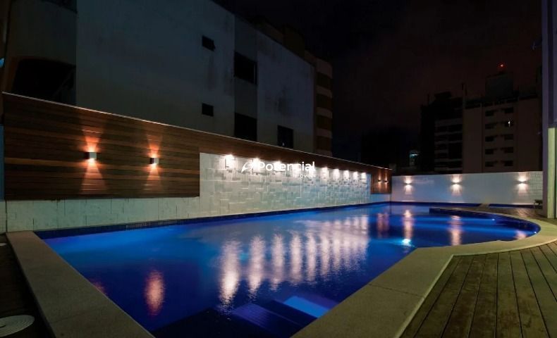 Piscina externa l La Lumiere Residence Piscina externa l La Lumiere Residence