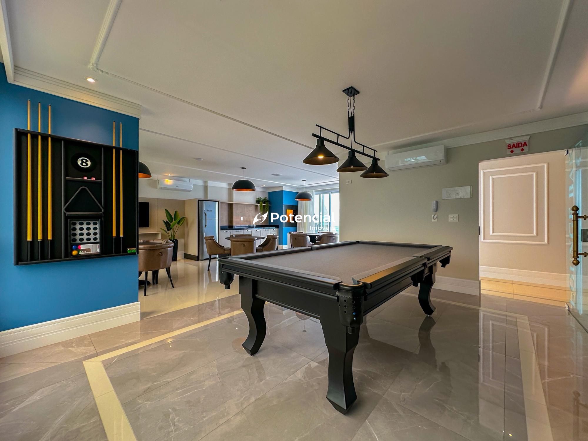 Sala de jogos com mesa de snooker Chateau de Florence Sala de jogos com mesa de snooker Chateau de Florence