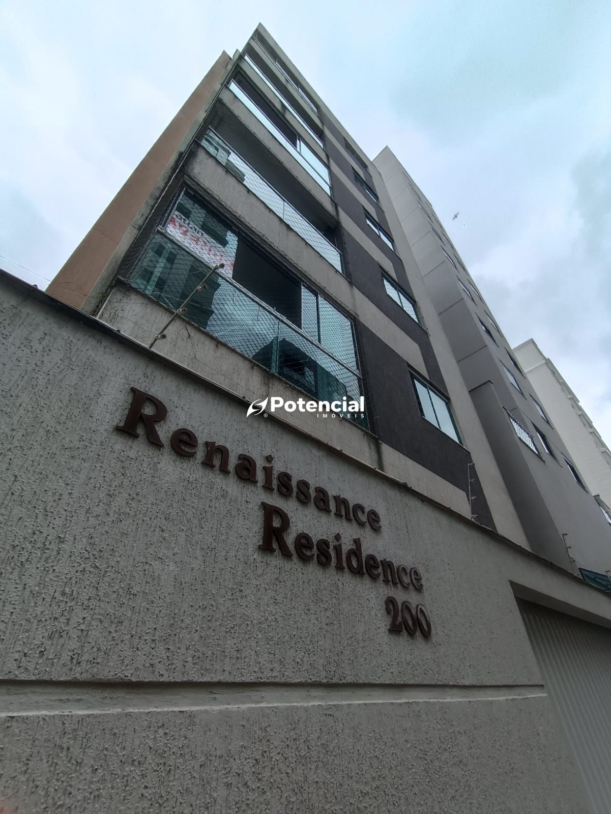 Fachada 2 - Renaissence Residence