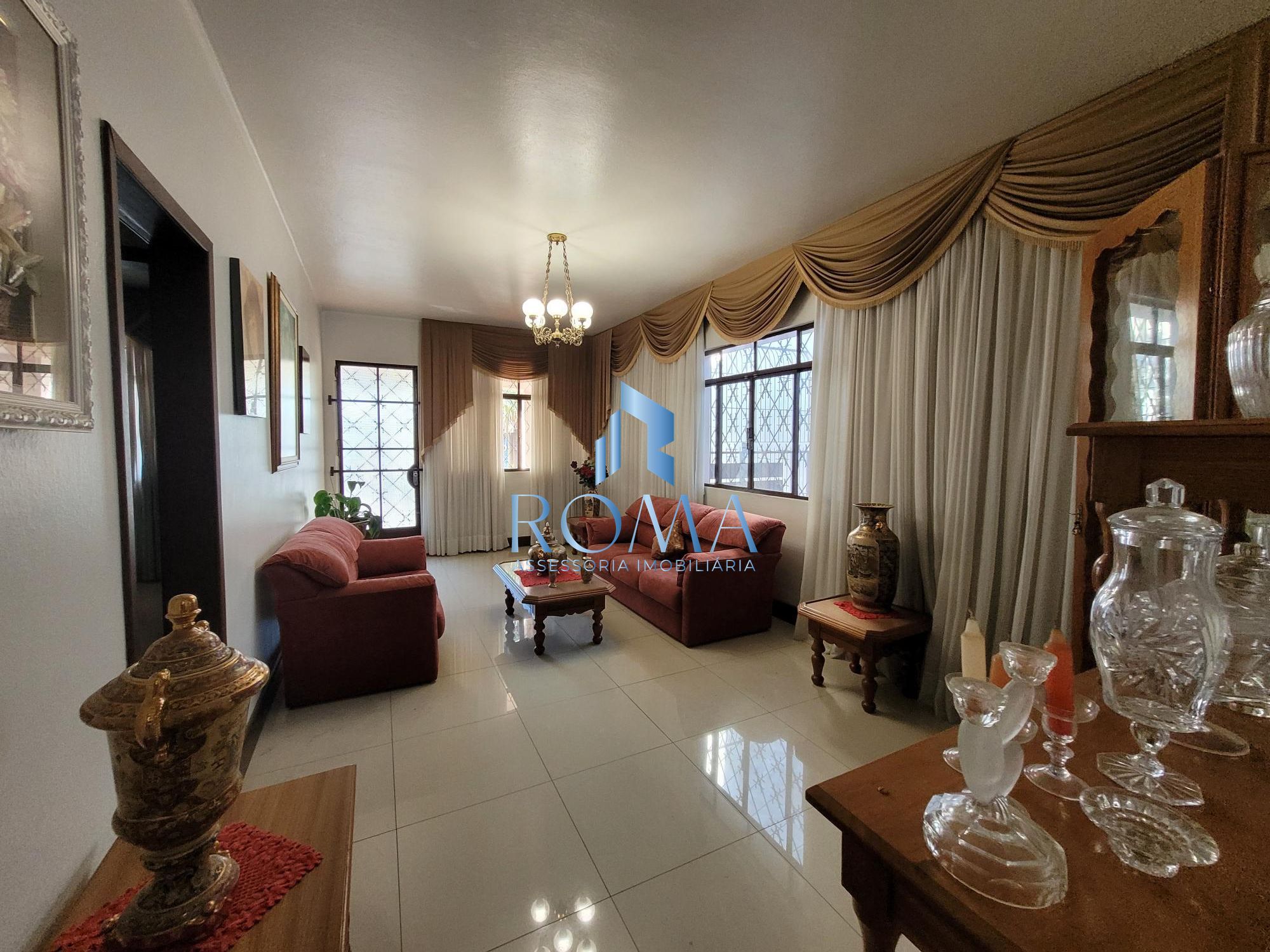 Casa, 4 quartos, 226 m² - Foto 2