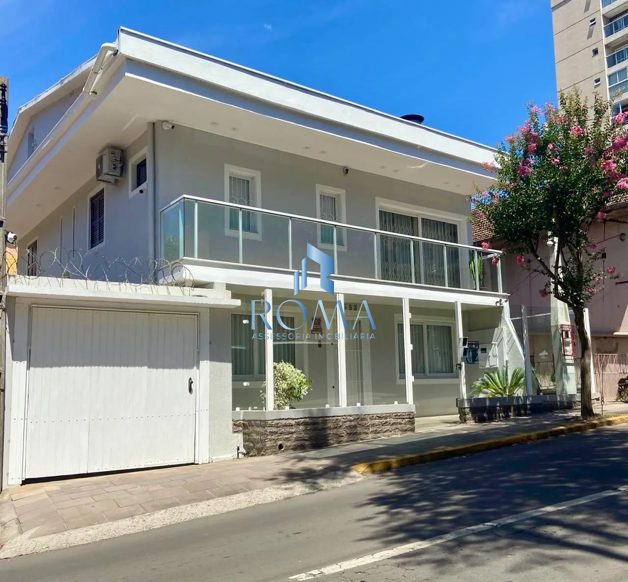 Casa, 4 quartos, 232 m² - Foto 1