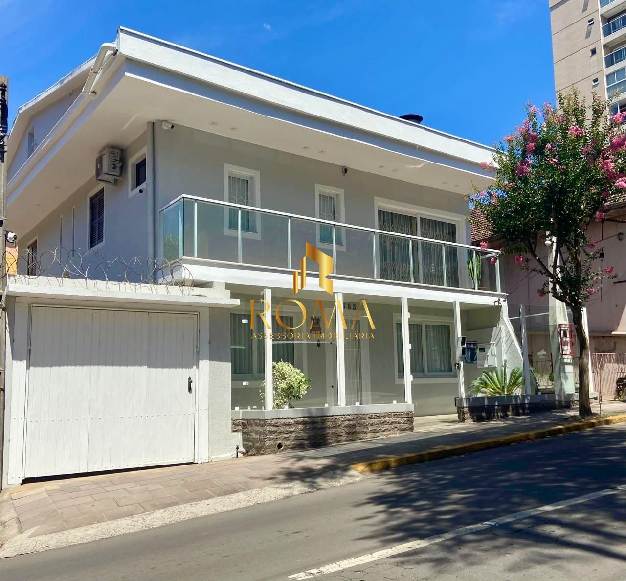 Casa, 4 quartos, 232 m² - Foto 1