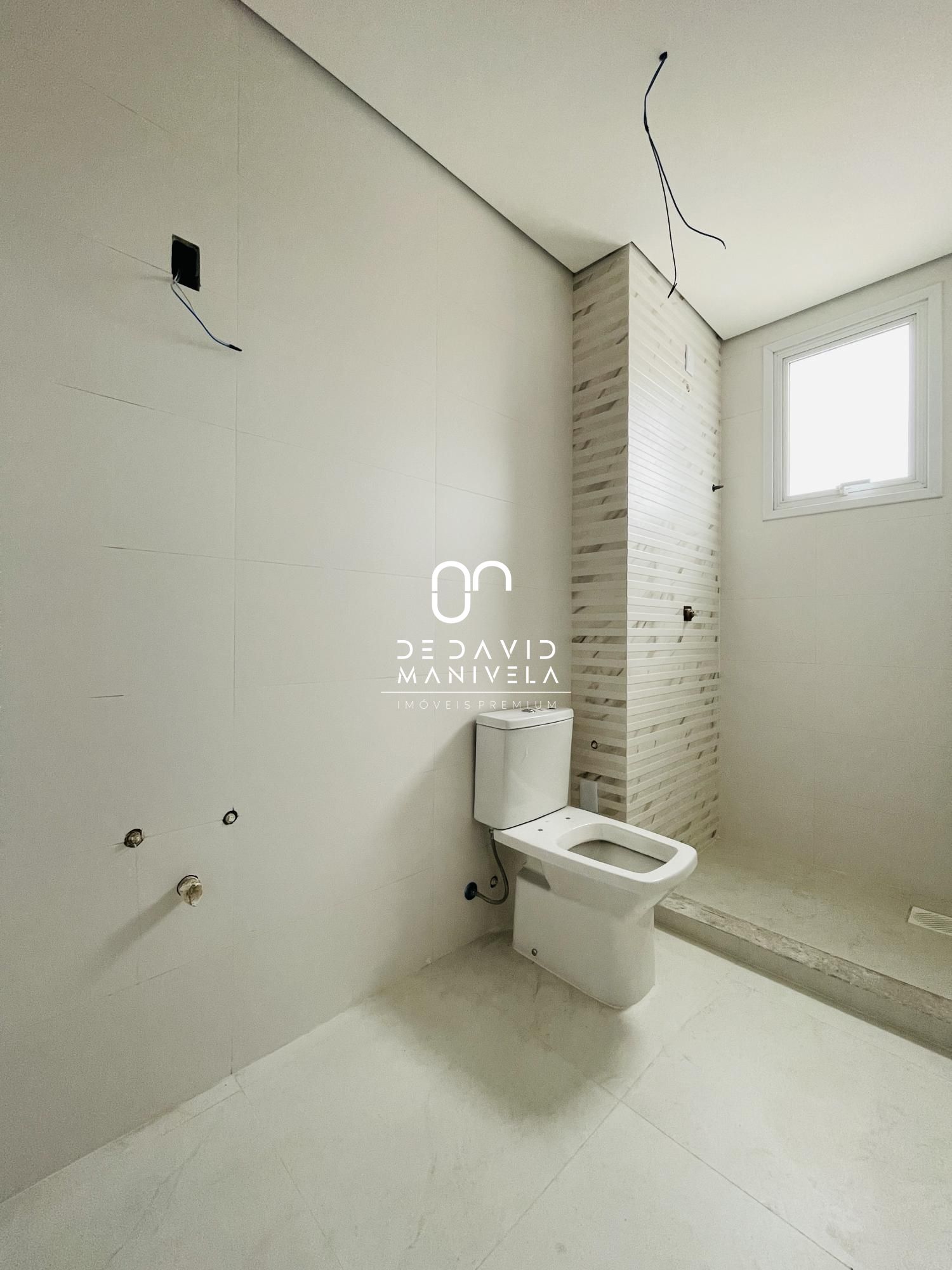 Apartamento 03 dormitórios com suíte, próximo ao centro.