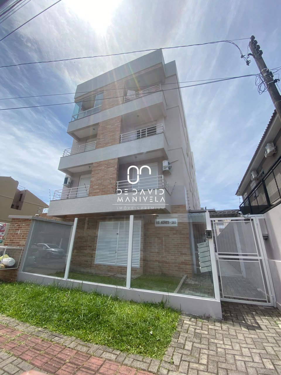 Apartamento em Camobi de 2 Dormitórios e 1 vaga de garagem