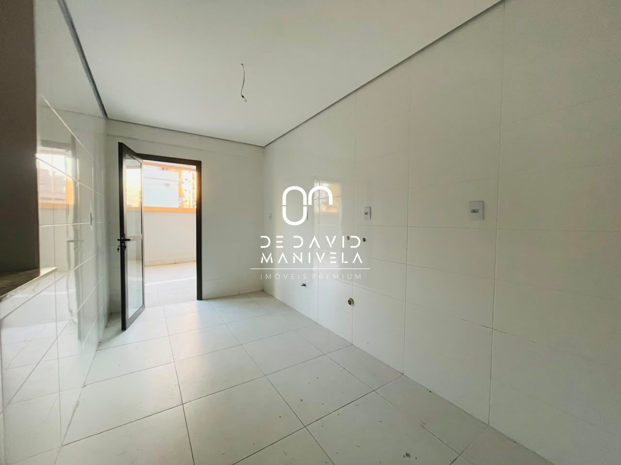 Apartamento 02 dormitórios, com dois terraços, bairro nª srª