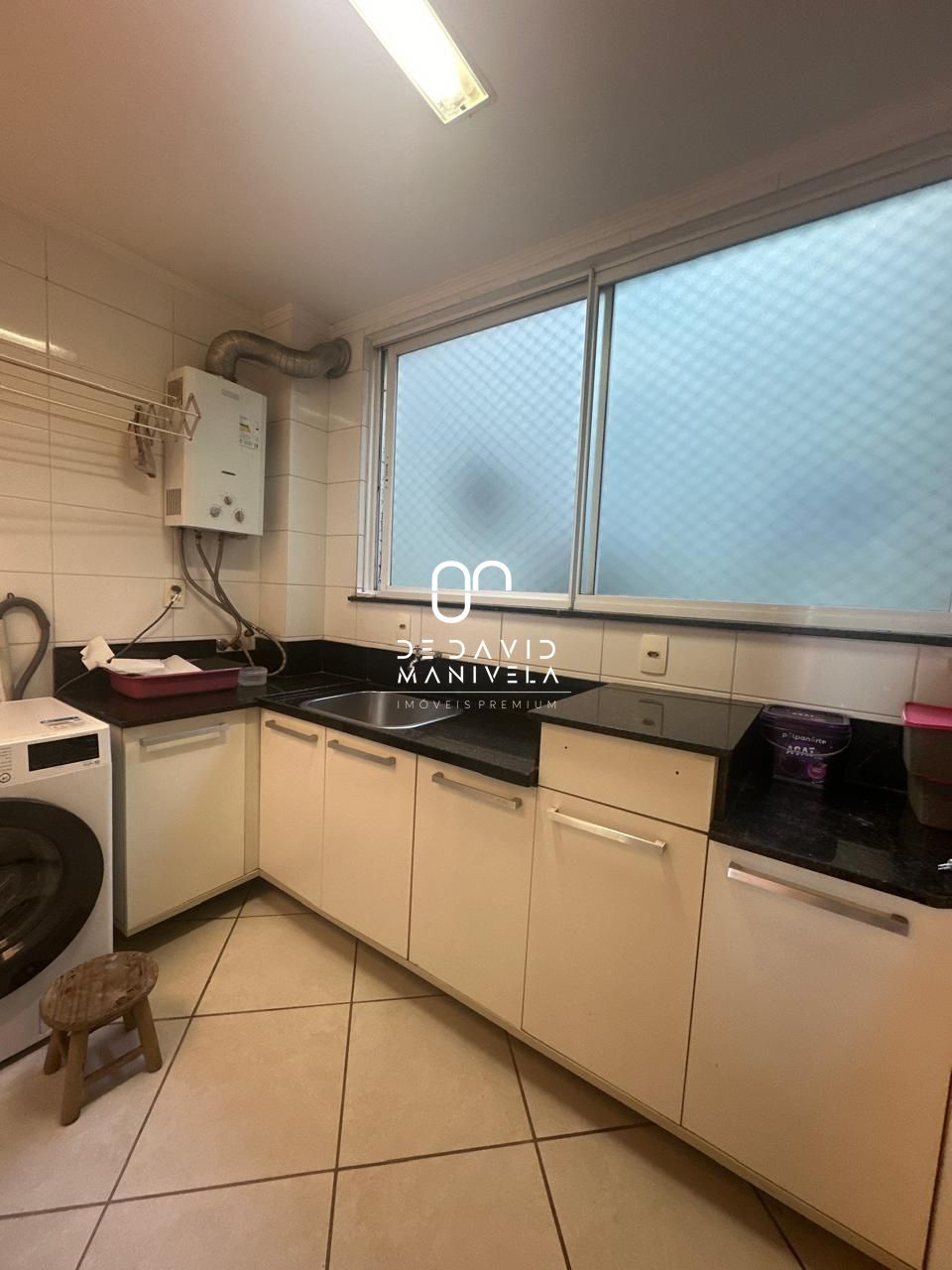 Cobertura semi mobiliada com vista panorâmica em passo d'are