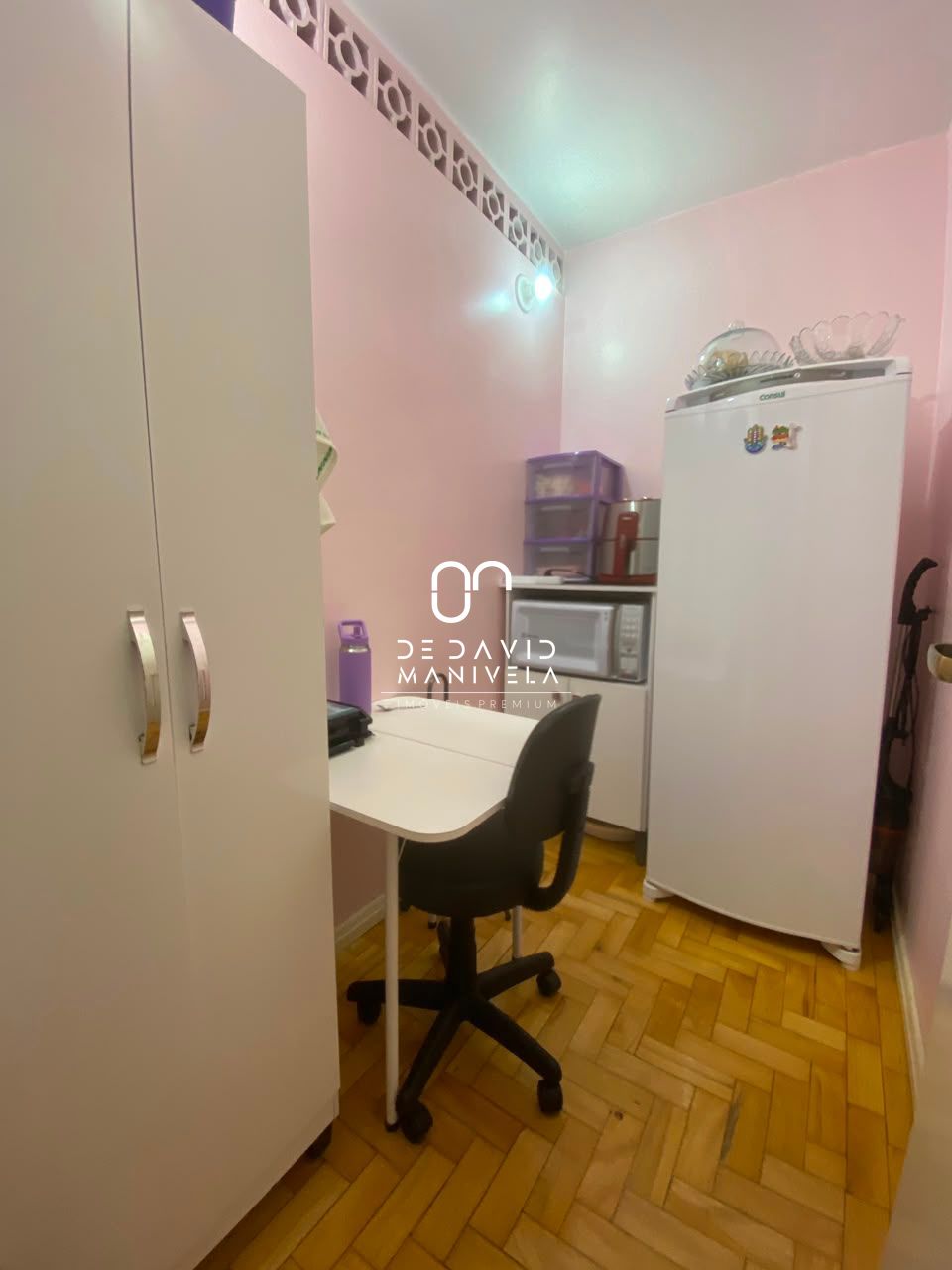 Apartamento com 4 dormitórios no bairro centro