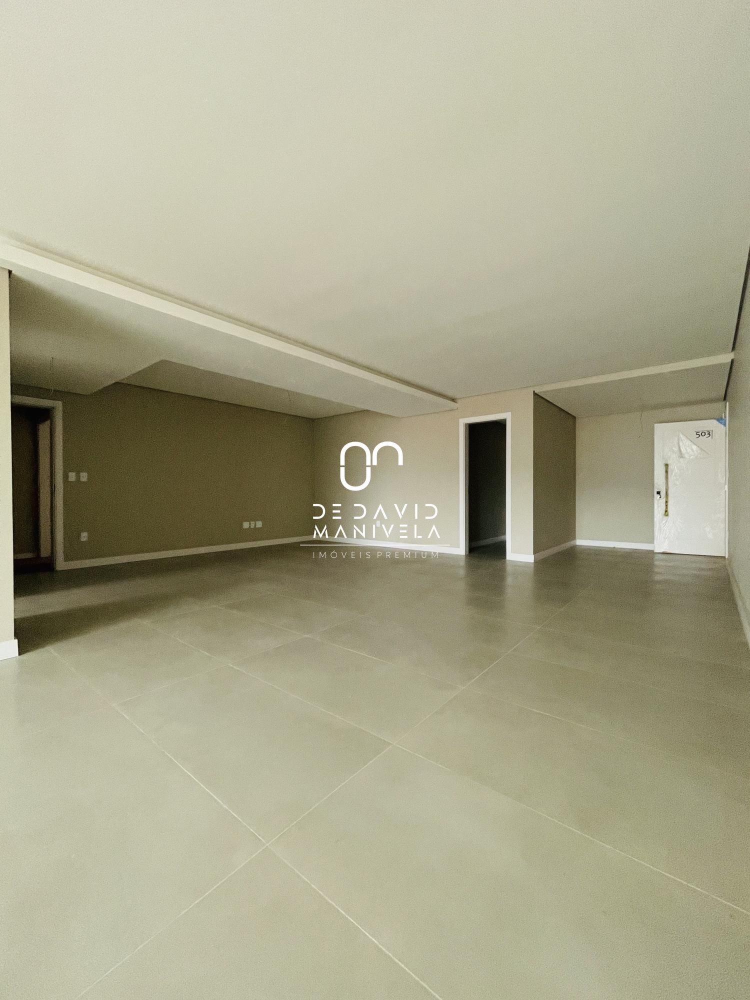 Apartamento 03 dormitórios com suíte, próximo ao centro.