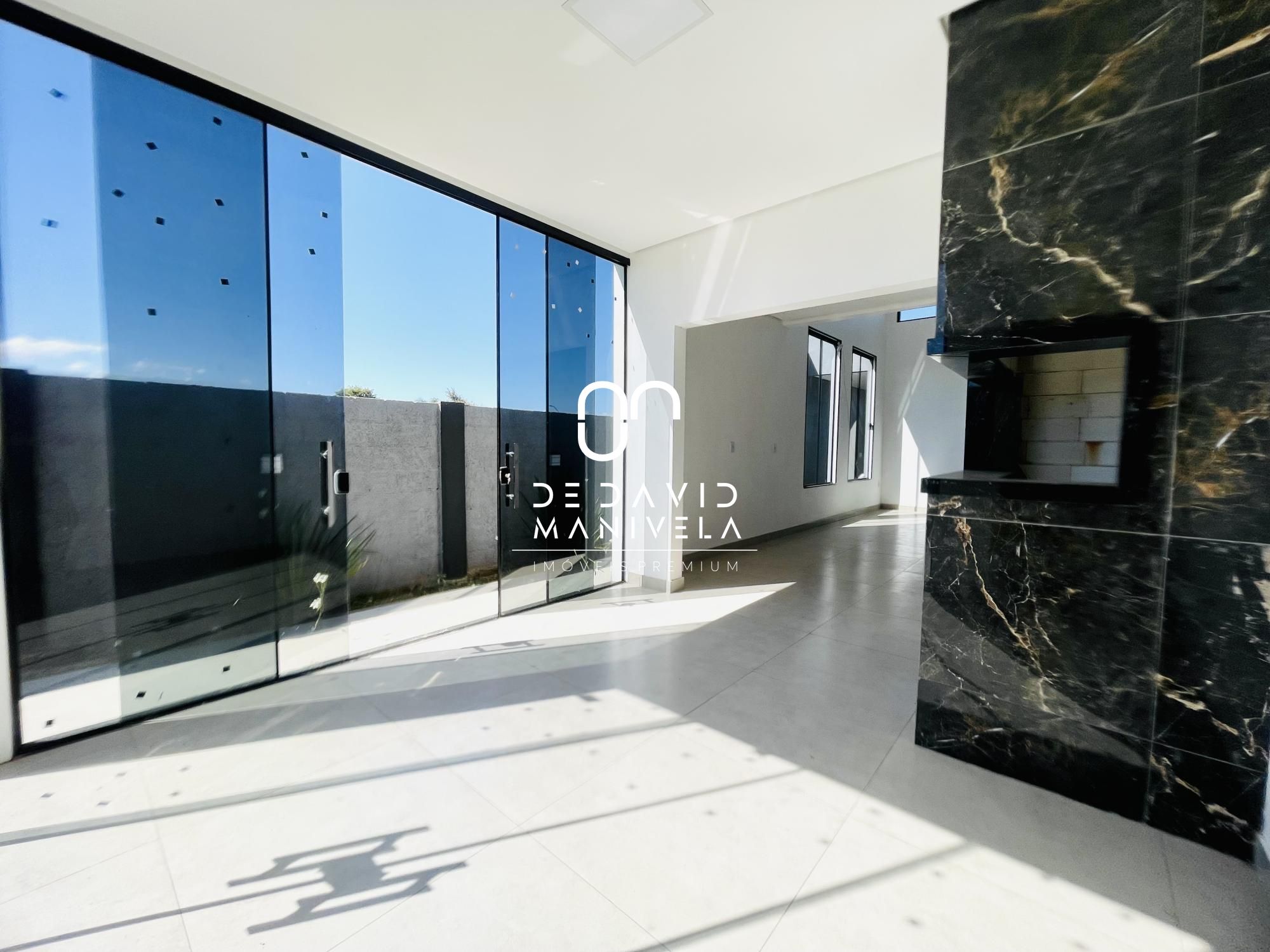 Casa Residencial de 3 dorm. com Piscina e Churrasqueira no Res. Alberto Schons,