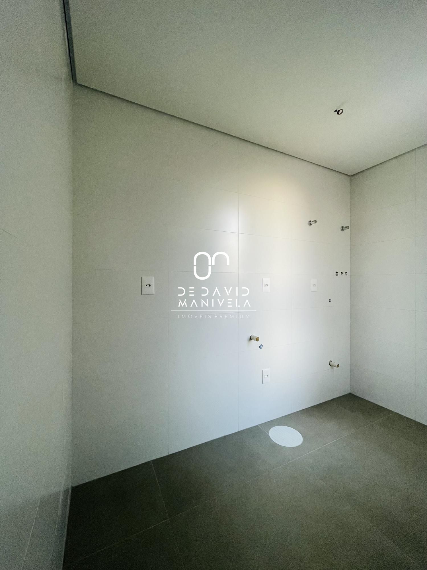 Apartamento 03 suítes e 02 vagas de garagem bairro medianeir