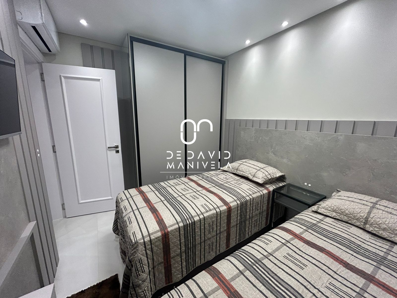 Apartamento a venda em capão da canoa. 03 dormitorios a pouc