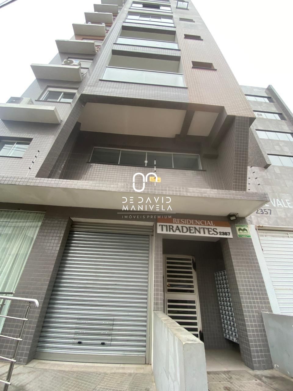 Apartamento Semimobiliado mais vaga de garagem