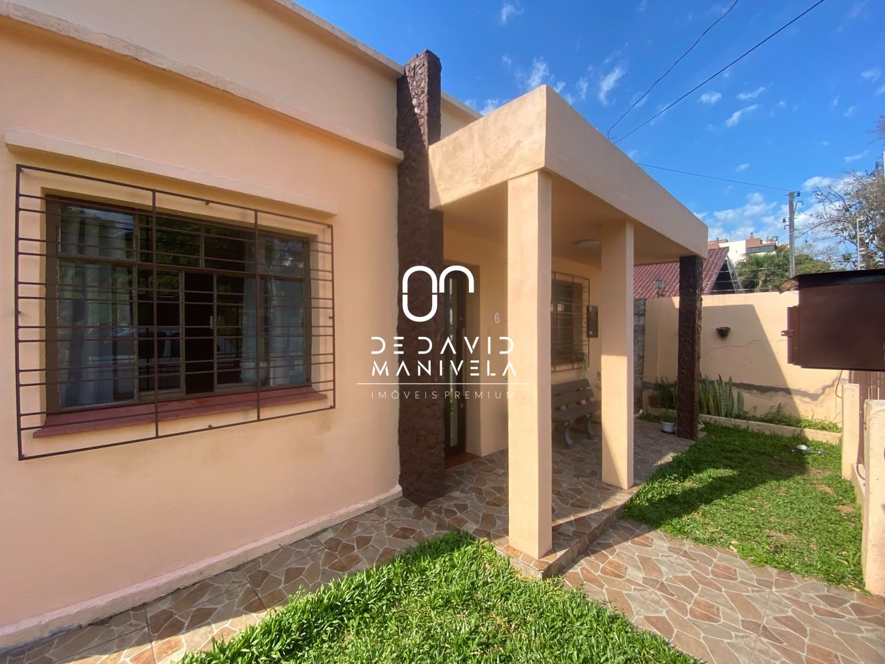 casa à venda  Com 3 dormitórios, 3 vagas na garagem