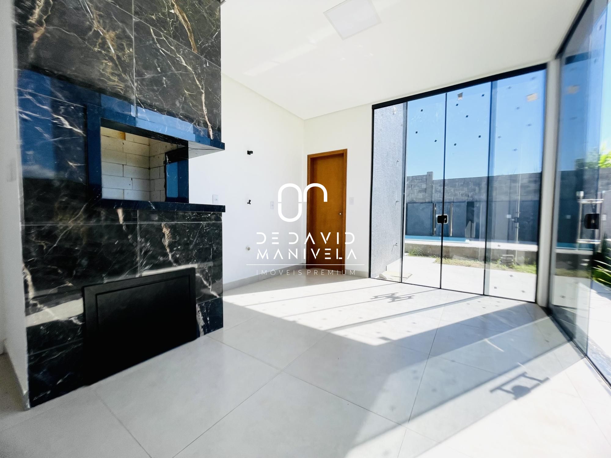 Casa Residencial de 3 dorm. com Piscina e Churrasqueira no Res. Alberto Schons,
