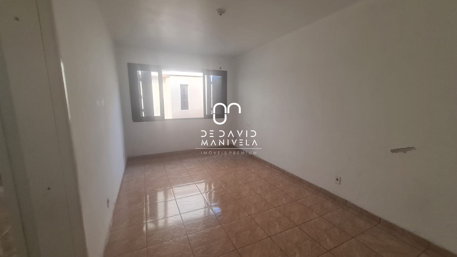 Casa com 3 Dormitórios para alugar, 170 m² por R$ 2.900,00 Casa com 3 Dormitórios para alugar, 170 m² por R$ 2.900,00