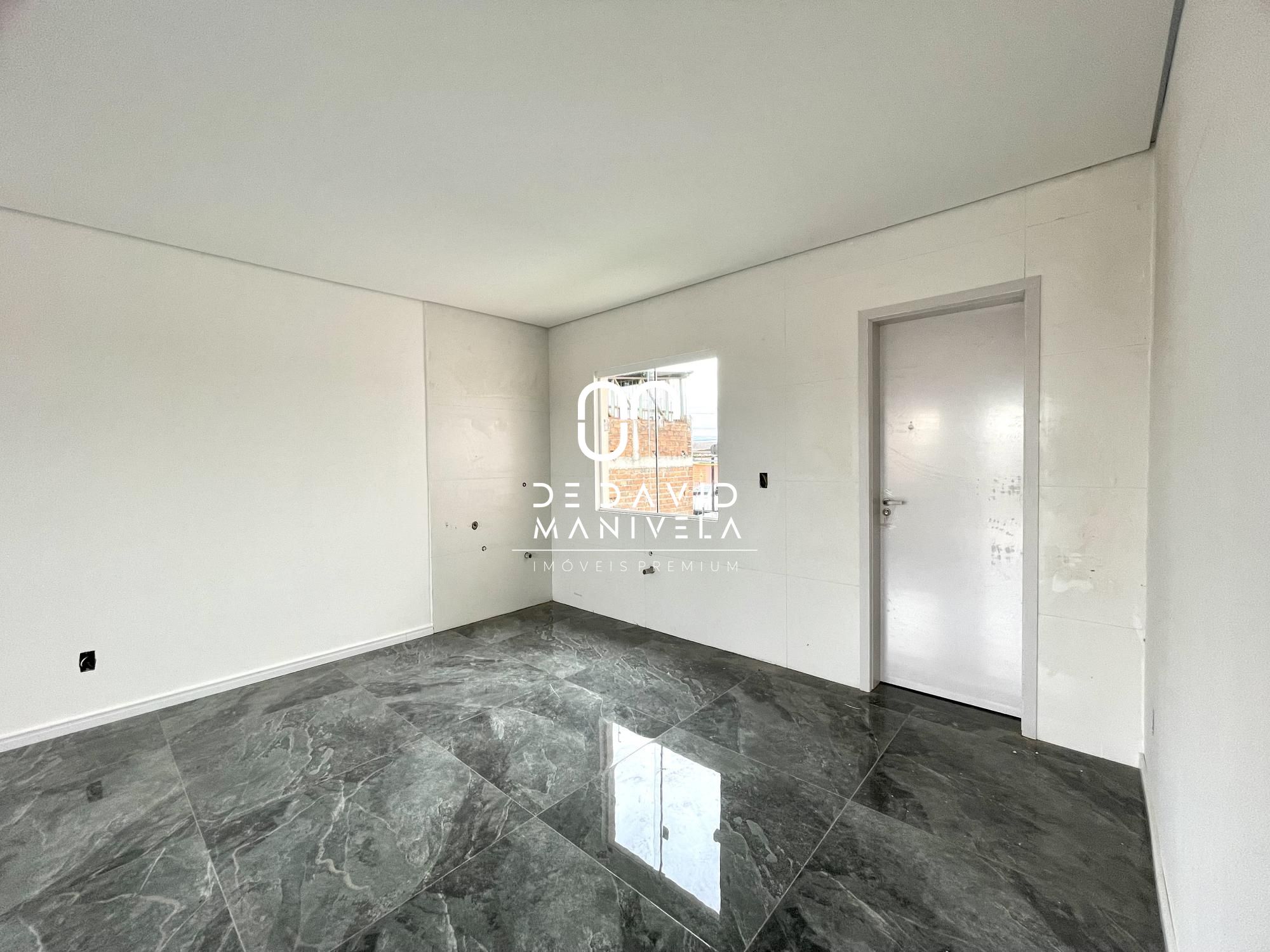 Apartamento de 2 dormitórios, com pátio amplo