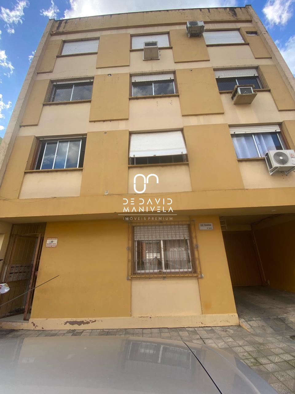 Apartamento semimobiliado  Com 3 Dormitório, Proximo ao centro