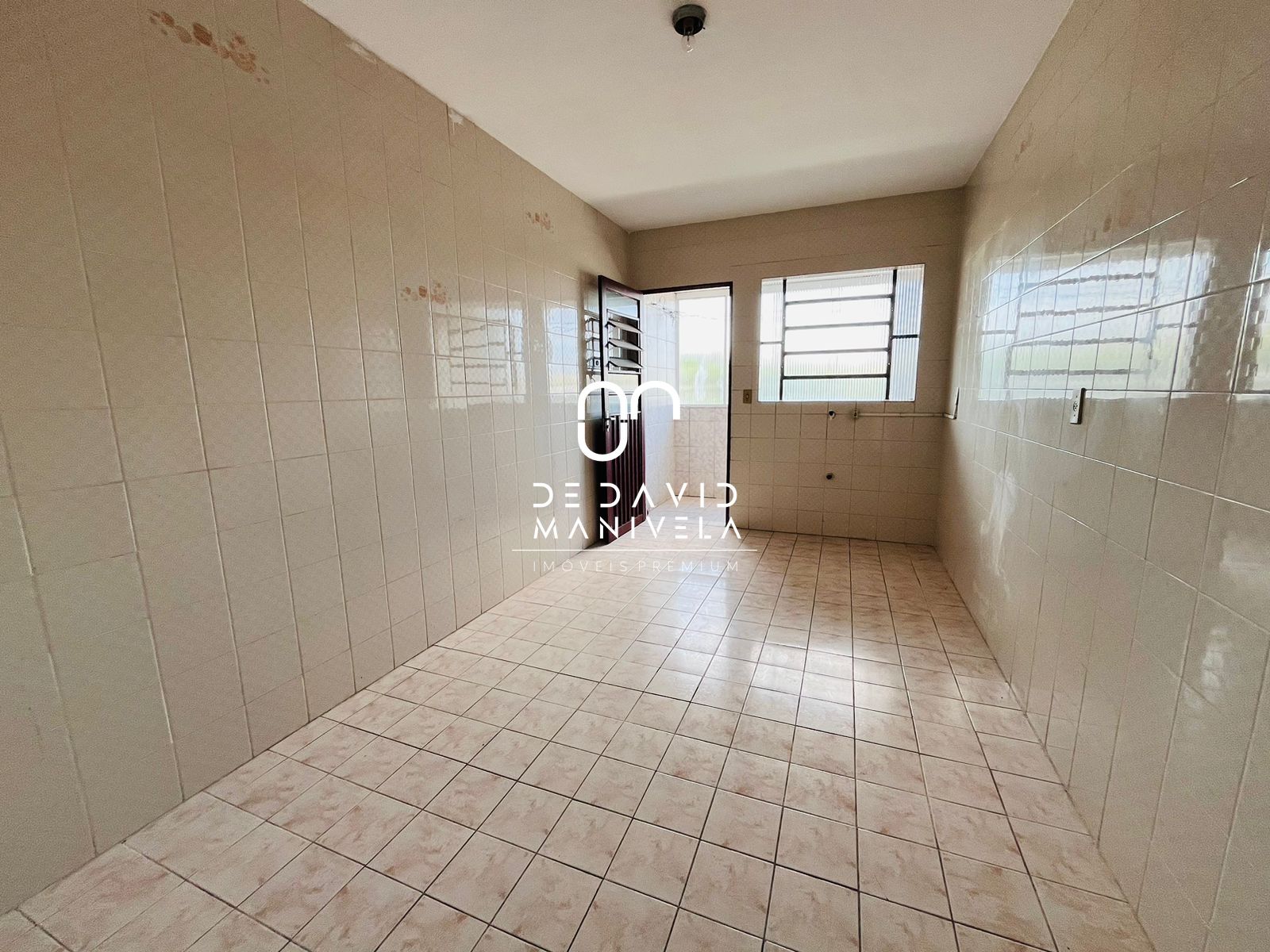 Apartamento com 2 Dormitórios para alugar, 116 m² por R$ 1.100,00 Apartamento com 2 Dormitórios para alugar, 116 m² por R$ 1.100,00