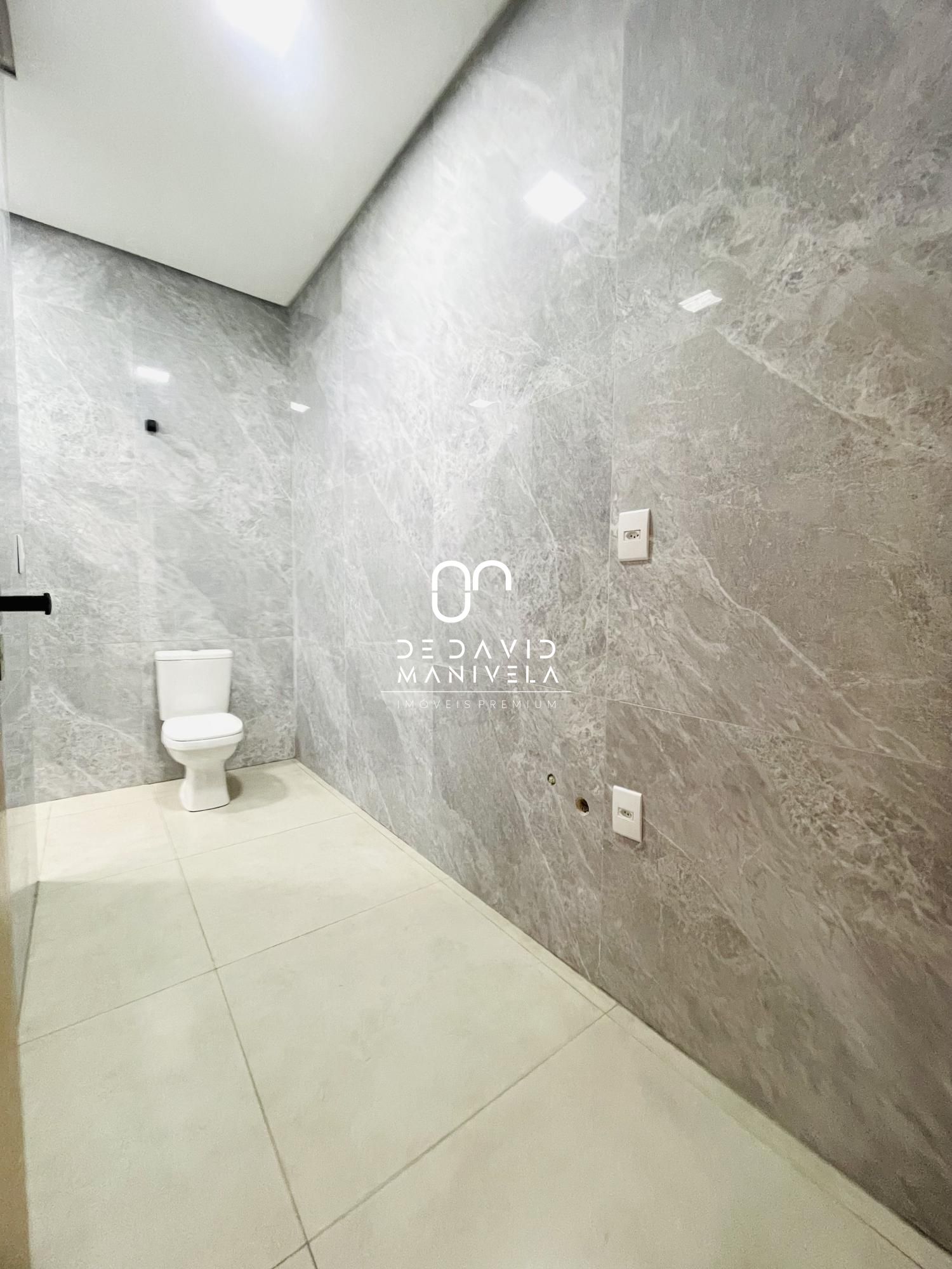 Casa Residencial de 3 dorm. com Piscina e Churrasqueira no Res. Alberto Schons,