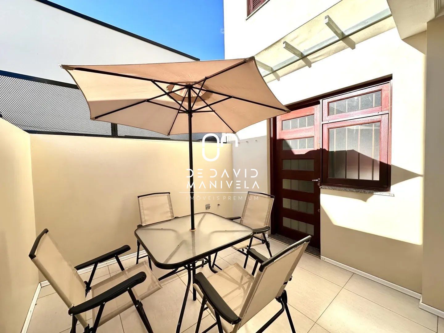 Casa com 3 Dormitórios para alugar, 110 m² por R$ 2.900,00 Casa com 3 Dormitórios para alugar, 110 m² por R$ 2.900,00