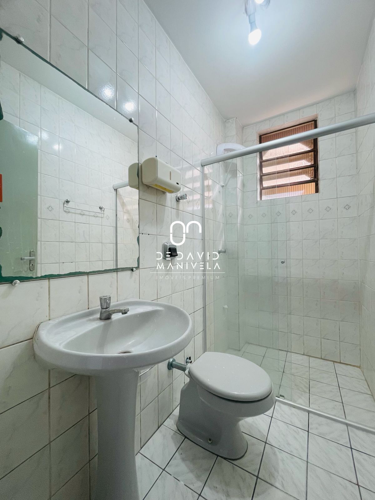 Sala comercial para locação, em frente ao condomínio bauhaus