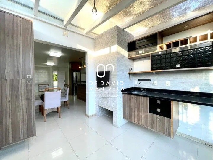 Linda casa de condomínio para locação em são josé, santa mar