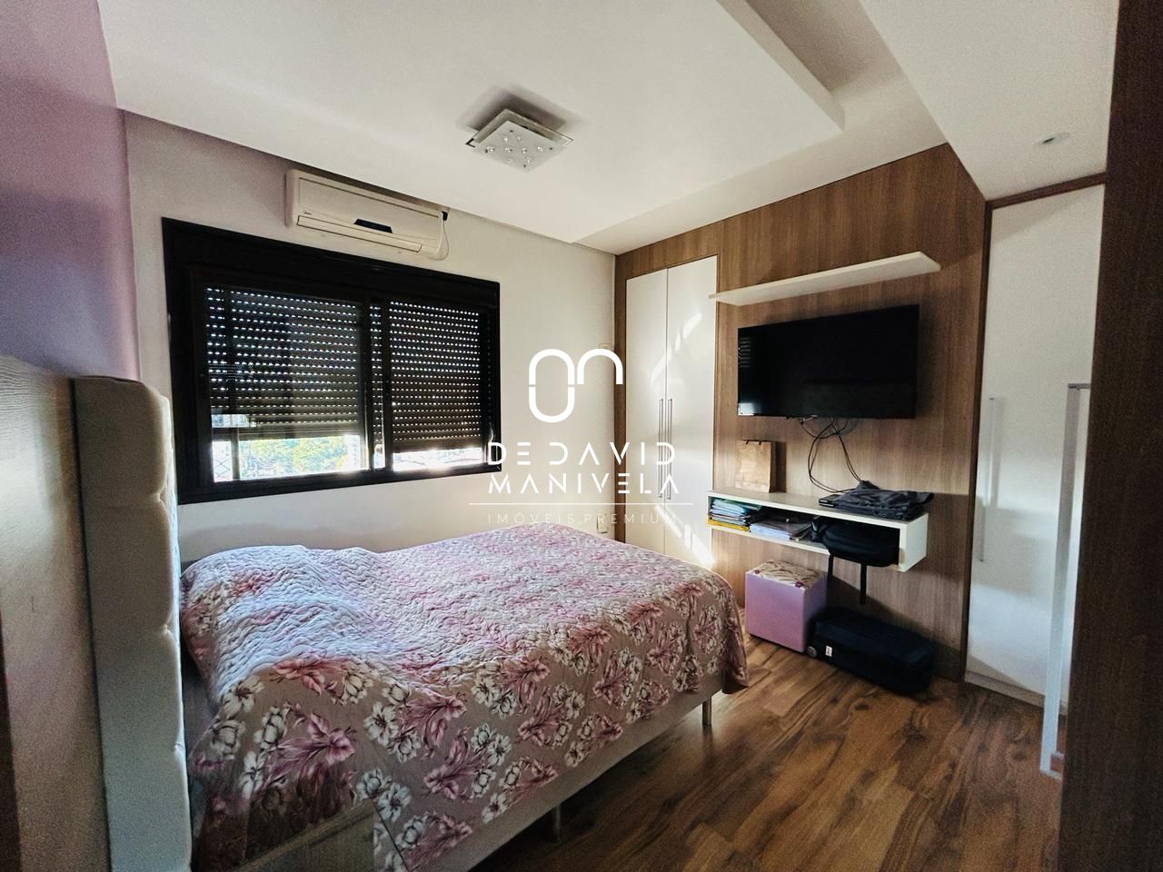 Apartamento semimobiliado 03 dormitórios (sendo 01 suíte) co
