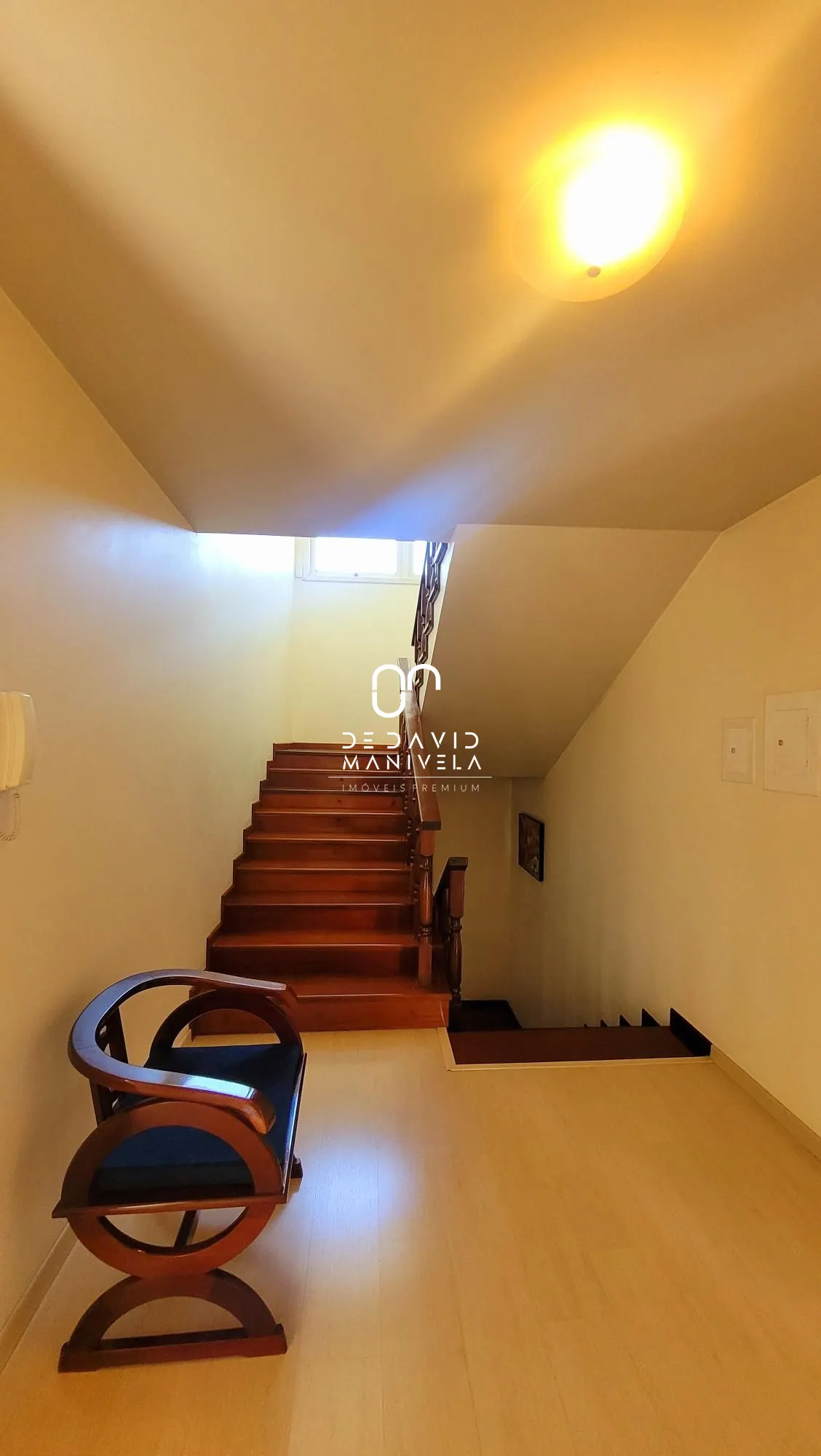 CASA ESPETACULAR BAIRRO NOBRE 4 DORMITÓRIOS 2 SUITES