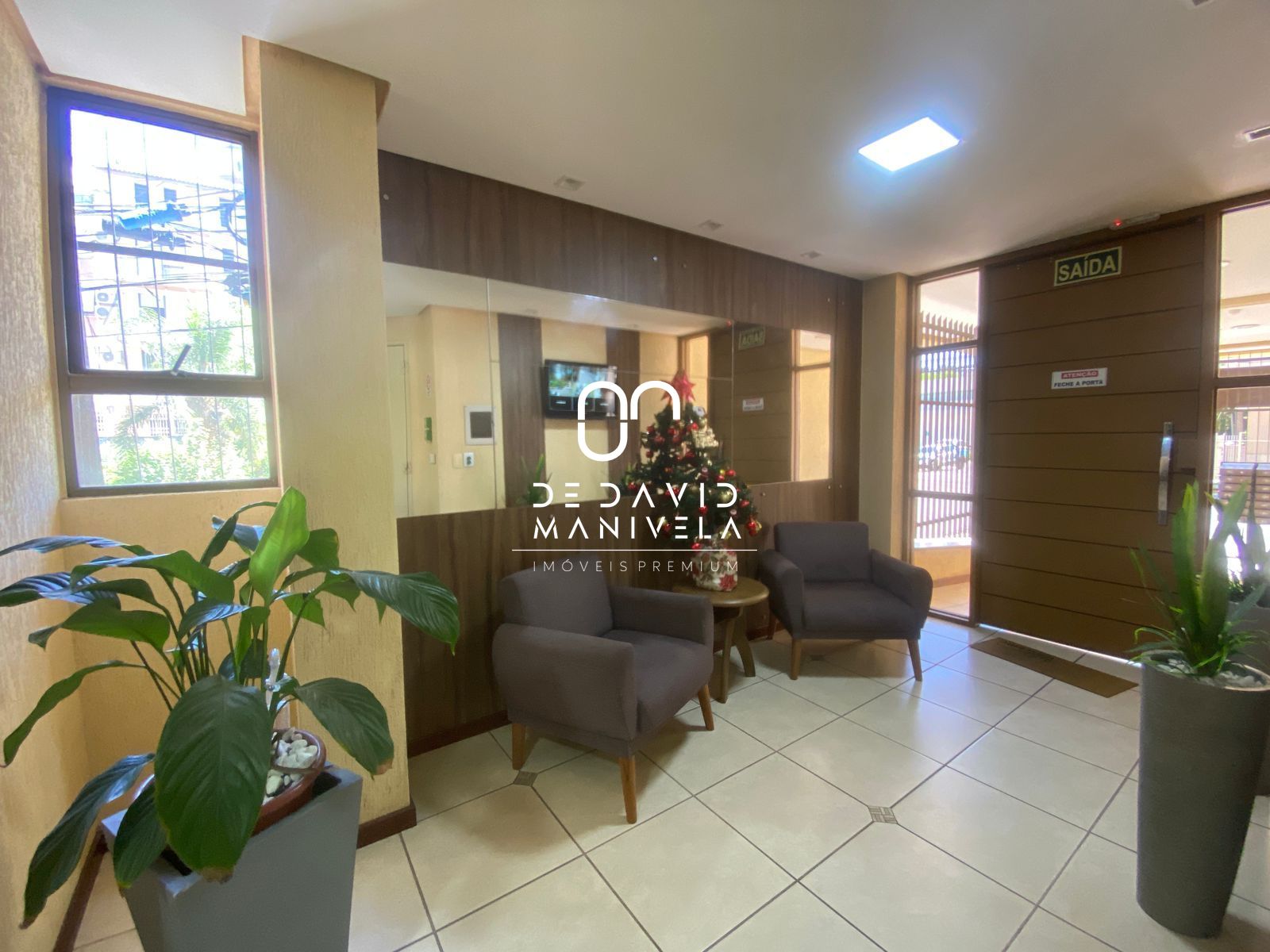 Apartamento no bairro centro com 2 dormitórios mais vaga de 