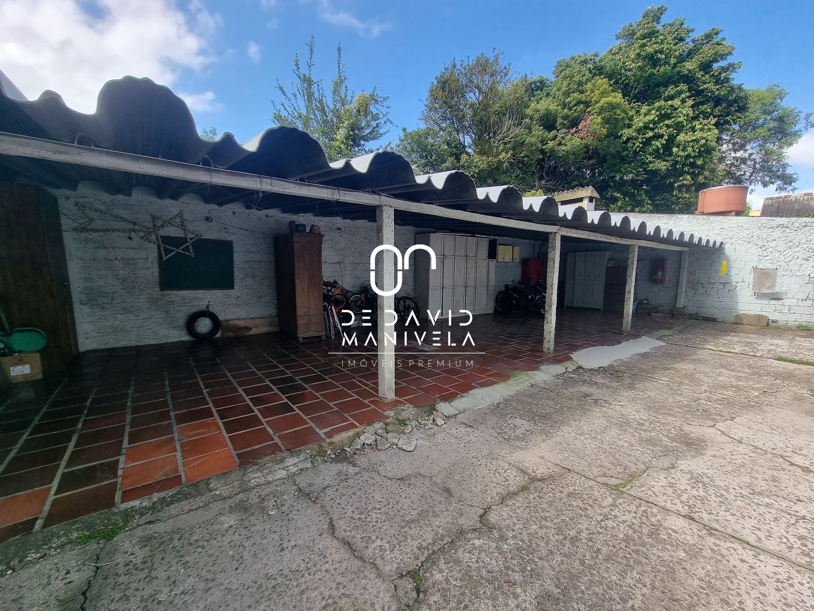 Apartamento reformado em camobi para venda