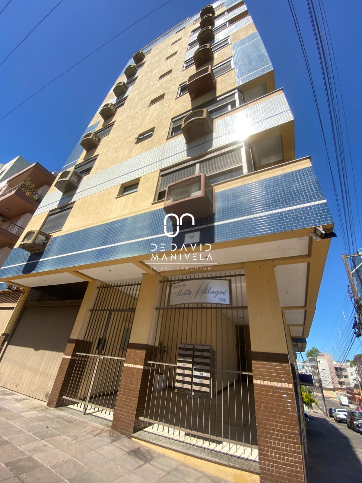 Apartamento no bairro centro com 2 dormitórios mais vaga de garagem